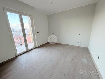 3 LOCALI A MUGNANO DI NAPOLI