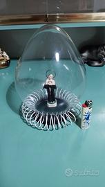 Campana ovale di vetro vintage con Santa Rita 