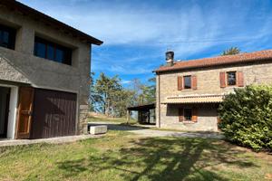 Podere con 2 Case coloniche