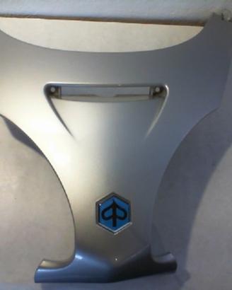 CORNICE ANTERIORE GRIGIO CHIARO SCUDO X9 PIAGGIO 5