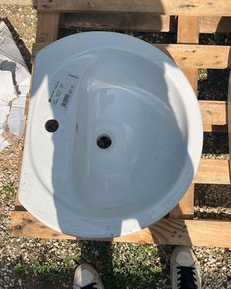 Lavabo soprapiano