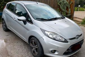 Ford fiesta per pezzi di ricambio