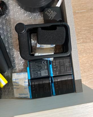 ACCESSORI GOPRO: 4 BATTERIE ORIGINALI + CASE