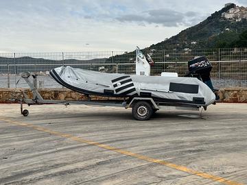 Gommone carrello motore