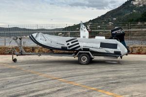 Gommone carrello motore