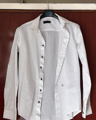 Camicia elegante bianca uomo con dettagli a pouà