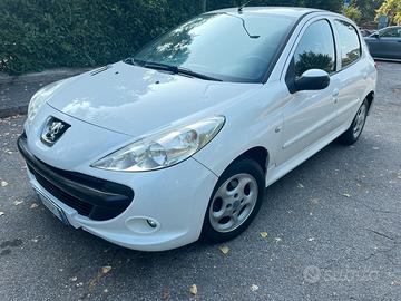 Peugeot 206+ 1.1 benzina Euro5 - 124.000KM