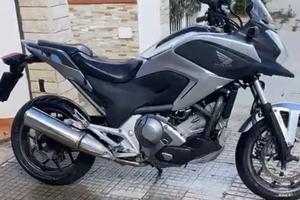 moto Honda 700