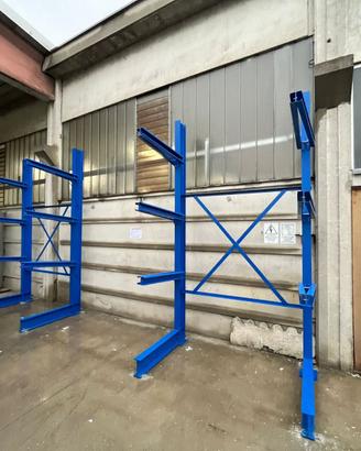 Scaffale Cantilever
