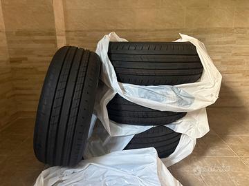 Treno completo di Pneumatici Toyo Proxes Sport