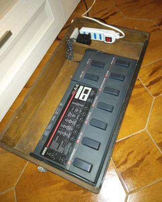Pedaliera Korg A4 con custodia in legno