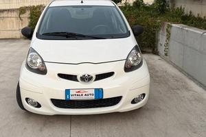Toyota Aygo 1.0 12V VVT-i 5 porte Now Connect