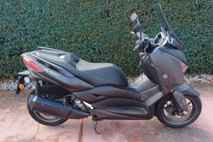 Yamaha X-Max 300