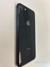 IPHONE 8 64 GB – NERO (grigio siderale) resettato