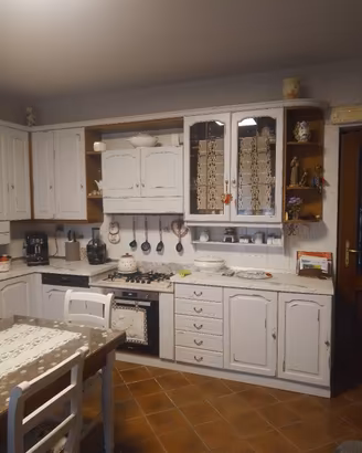 cucina componibile con elettrodomestici 