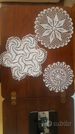 Centrini e tovaglie ad uncinetto
