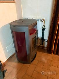 stufa a legna nuova di zecca,MAI ACCESA