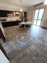 Villa MAI ABITATA con termocamino e garage doppio