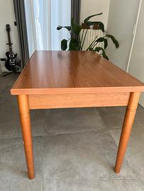 Tavolo + 4 sedie Scavolini.