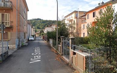 Bilocale Valdagno con balcone e posto auto