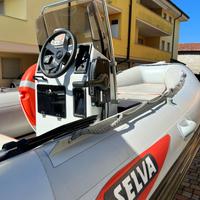 GOMMONE SELVA 450 CON MOTORE MERCURY 40 E CARRELLO