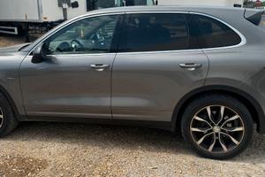 Porshe cayenne