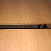 tavolo con quattro sedie 