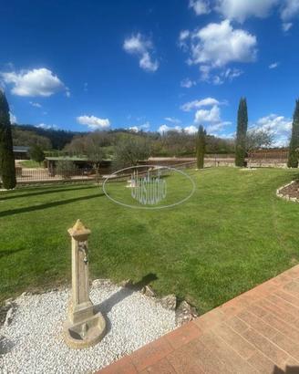 Villa di 214 m² con più di 5 locali e box auto dop