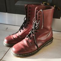 Dr. Martens Red Cherry 