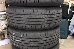 Cerchi in lega e gomme lancia y