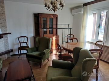 Casa accostata con cantina e terreno
