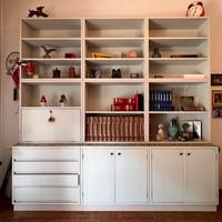 Libreria bianca con cassetti e ribaltina