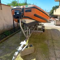 Gommone con carrello