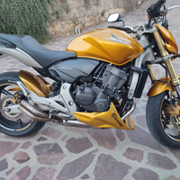 Honda Hornet 600 oro