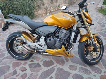 Honda Hornet 600 oro
