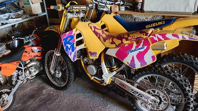   Suzuki RM 125 e 250 cc 
