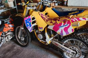   Suzuki RM 125 e 250 cc 