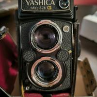 Macchina fotografica YASHICA MAT 124 G
