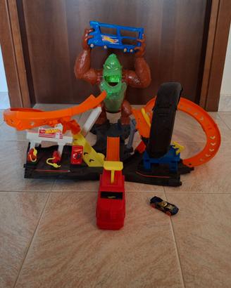 Hot Wheels Assalto del Gorilla Velenoso