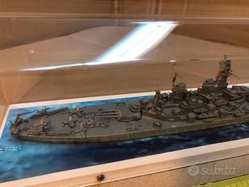Modellino nave da guerra in teca