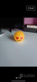 Lampadina a forma di emoji 