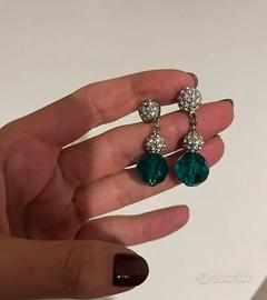 Orecchini con pietre e brillantini