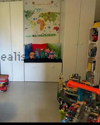 Due armadi ikea con cassapanca portagiochi