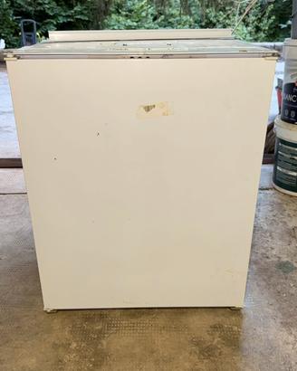 Congelatore ariston 80€