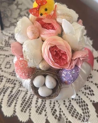 Decorazione Pasquale con Pulcino e uovo