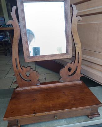 Specchio come mobile in legno di pino restaurato