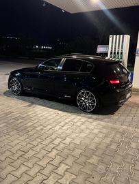 Bmw serie 1 m sport .