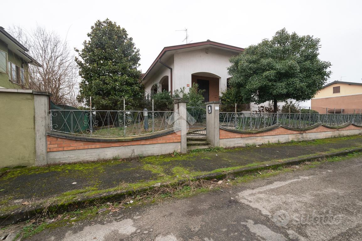 VILLA SINGOLA A NOVI DI MODENA