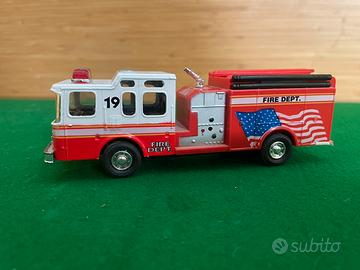 Modellino camion pompieri americano