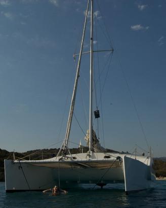 catamarano 12 m